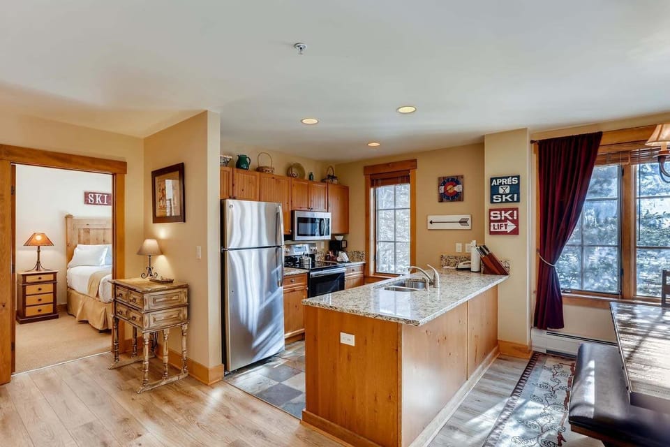 Kitchen features all basic appliances