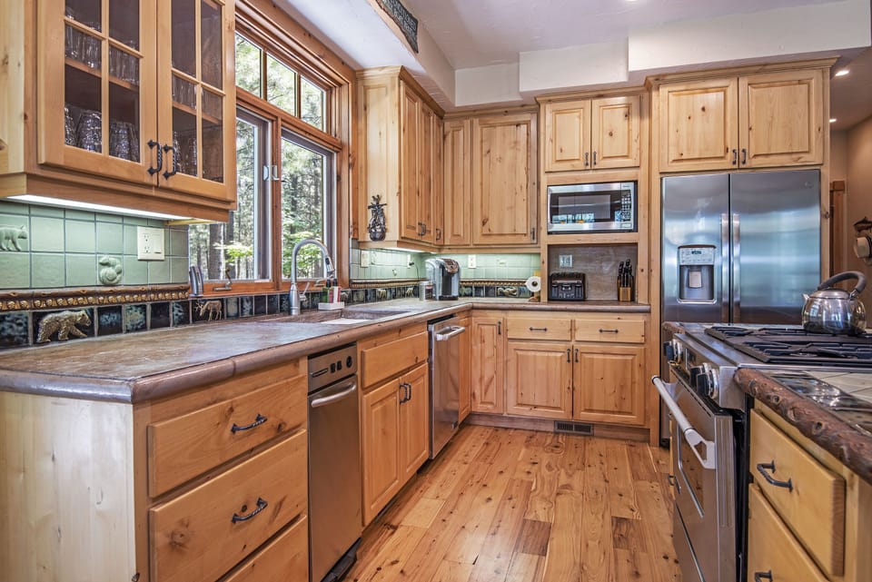 The lodge kitchen features everything you need to entertain and prepare meals.