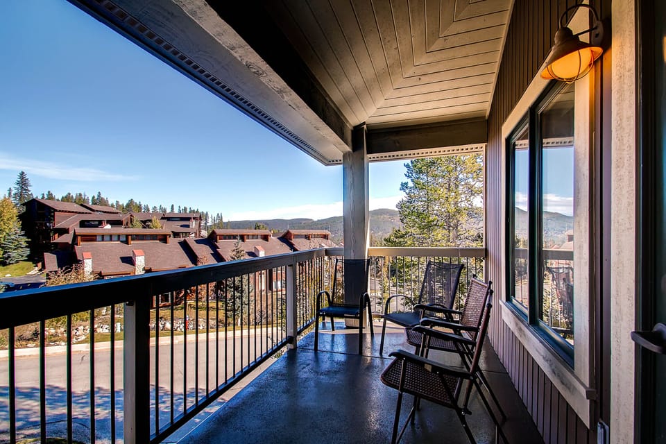 Spacious deck with view