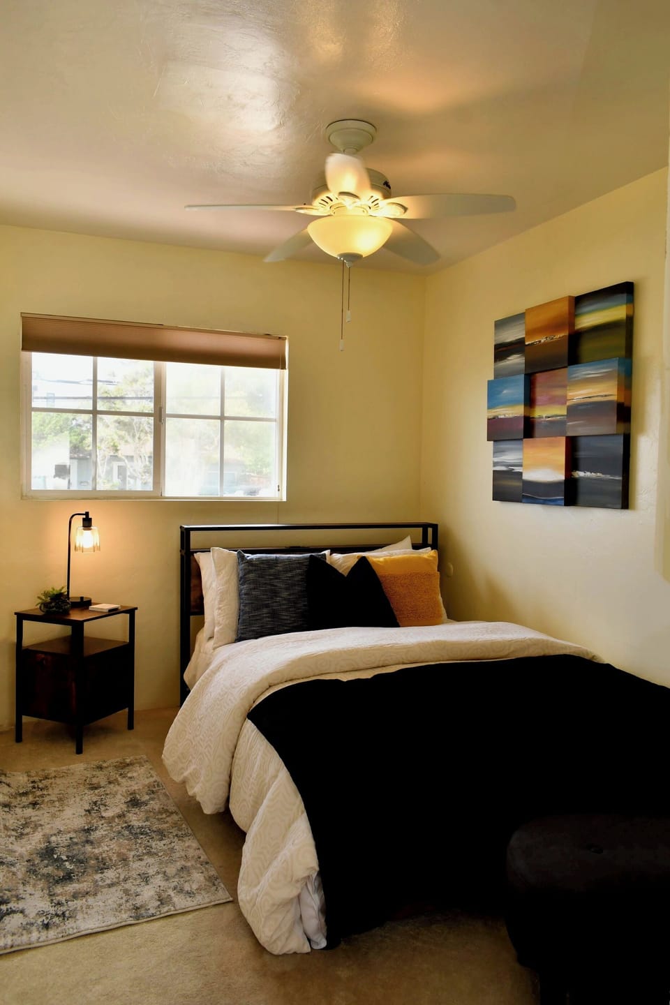 Guest room/office. 