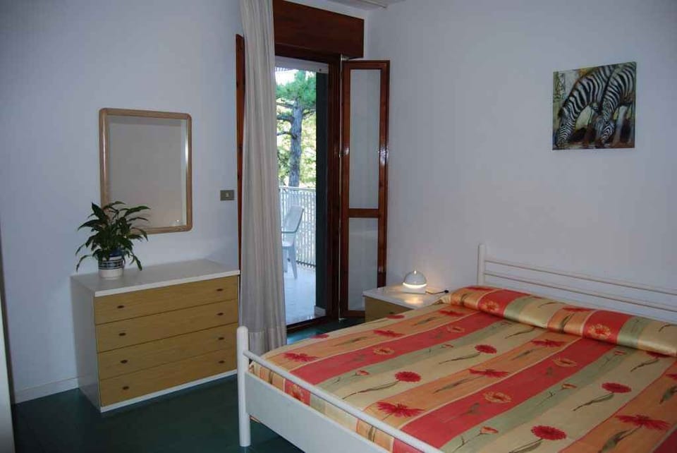 bedroom (example)