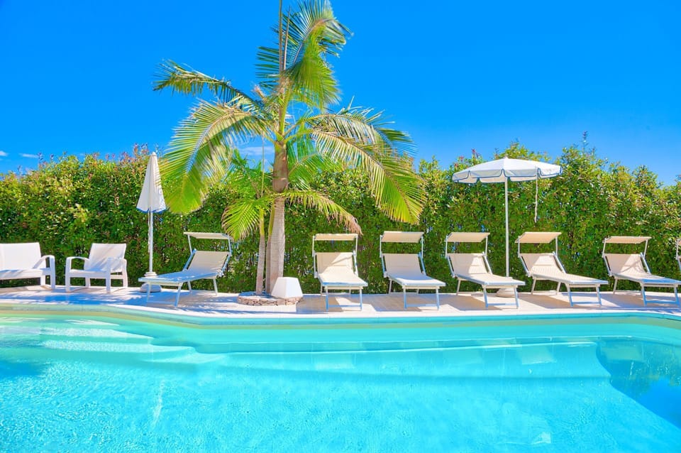 Garden, Pool