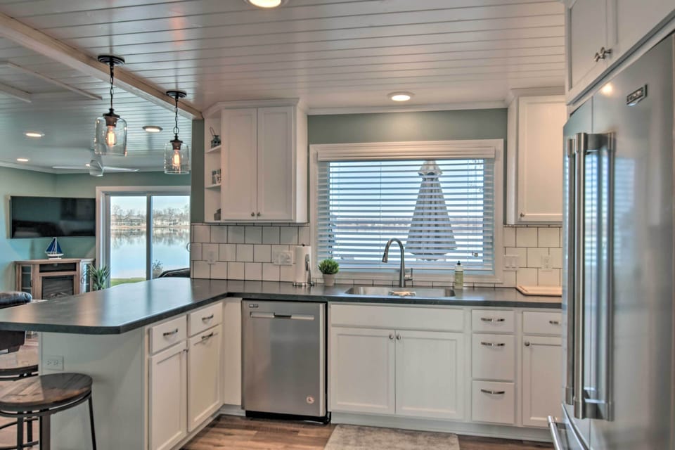 Kitchen | Cooking Basics Provided