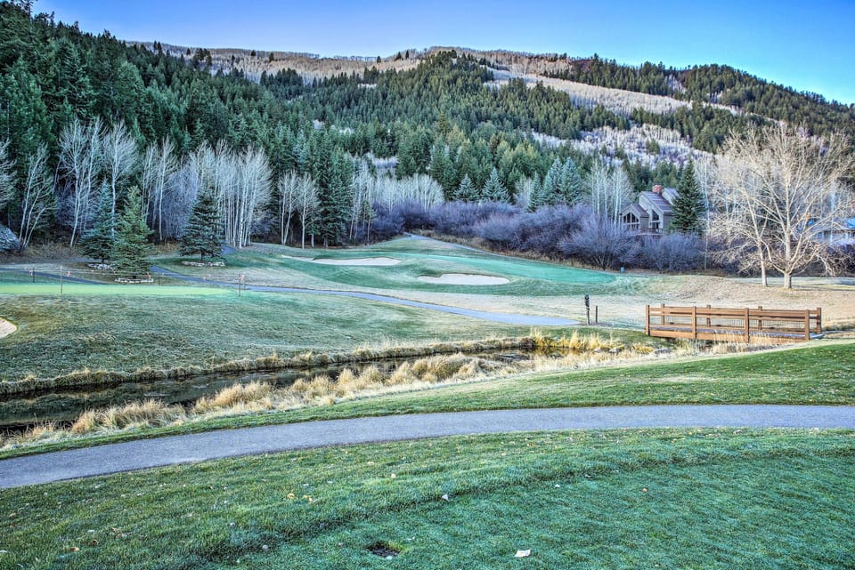 Community Amenities | Pool | Fitness Center | Tennis Courts