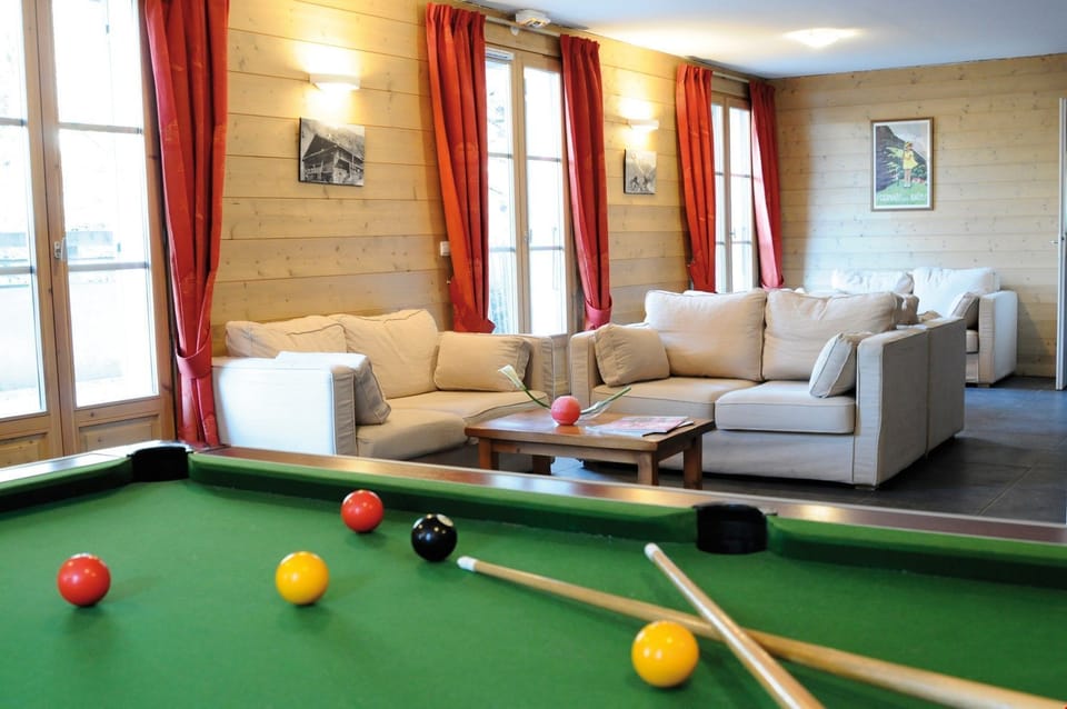 The welcoming lobby provides a lounge area for guests to relax.