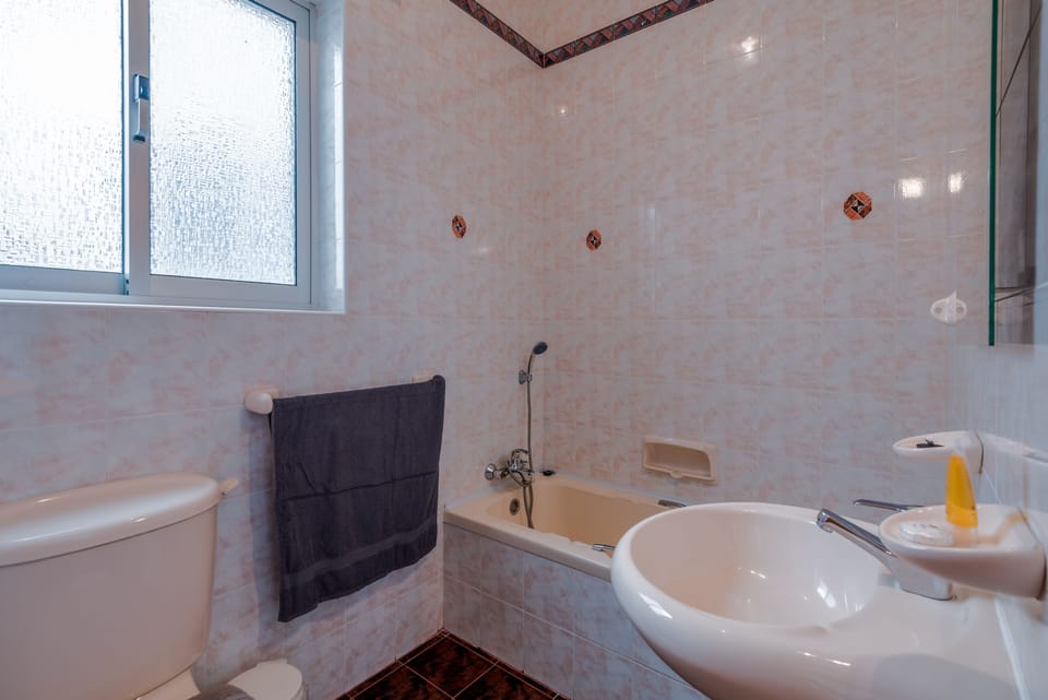 Main Bathroom.