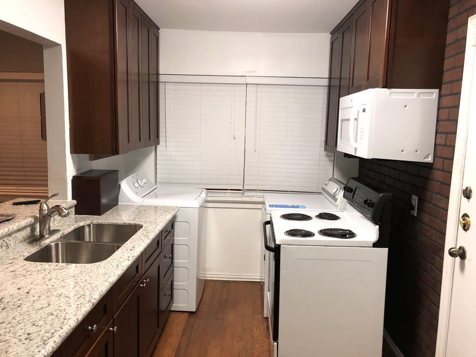 Kitchen with w/d