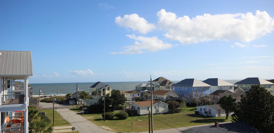 Stunning panoramic 180 degree ocean views from the Rooftop Deck!