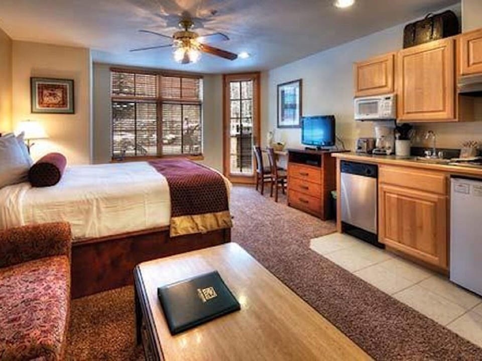 Second Master Suite with kitchenette, sofa bed and full bath