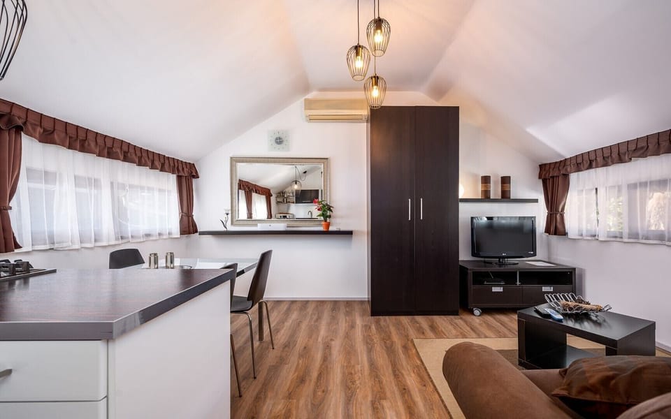 Kitchen
Living area