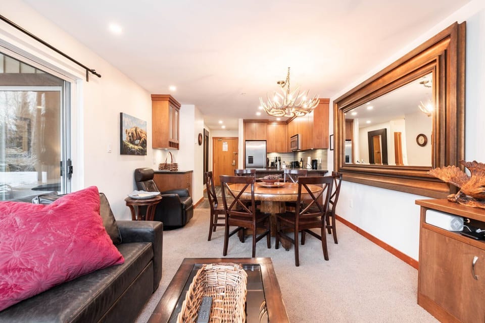 Living area: Pull-out sofa