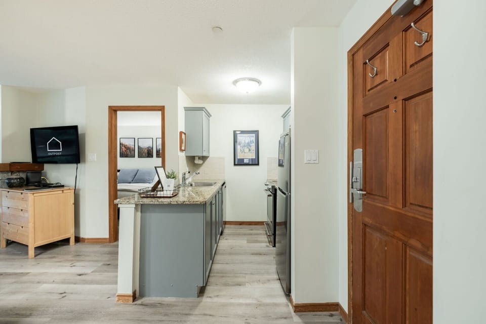 Full kitchen: High-end appliances
