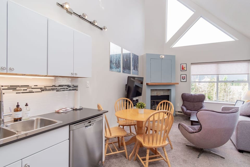 Property #315: Open floor plan