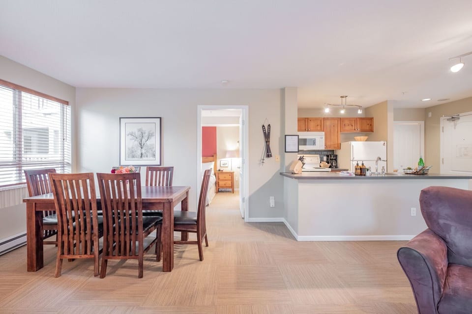 Dining area: Seats six people