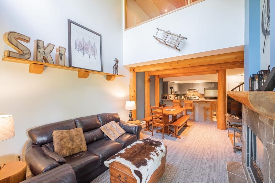 Living area: Smart TV