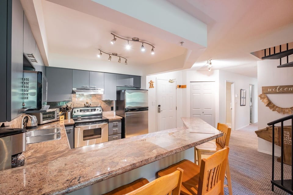 Full kitchen: Breakfast bar
