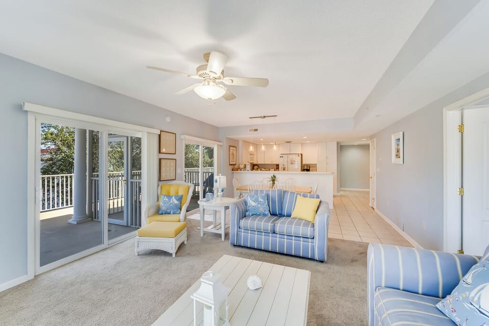 Room for everyone in this spacious, well appointed Condo.