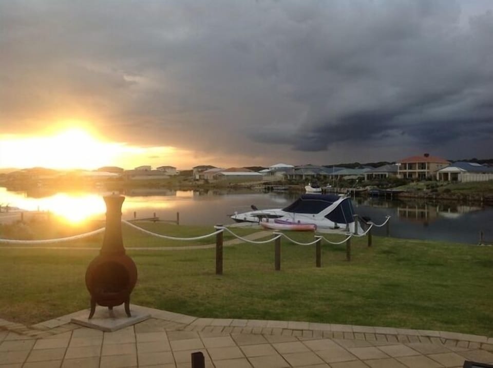 Amazing sunset & toast ,
Mashmellows in chiminear