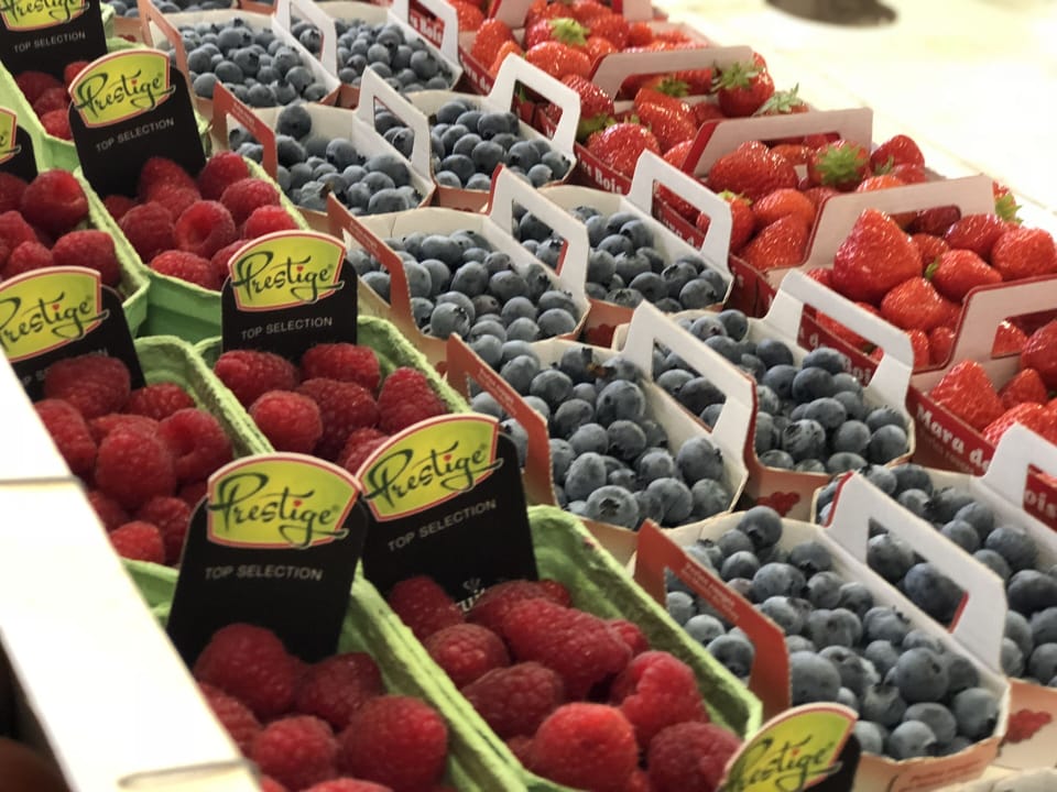 Buy beautiful produce, just a moment away.