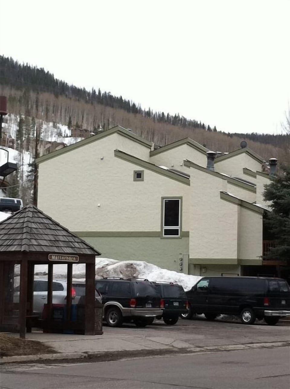Veslandet Townhomes-We are the 2nd from the end near the bus stop
