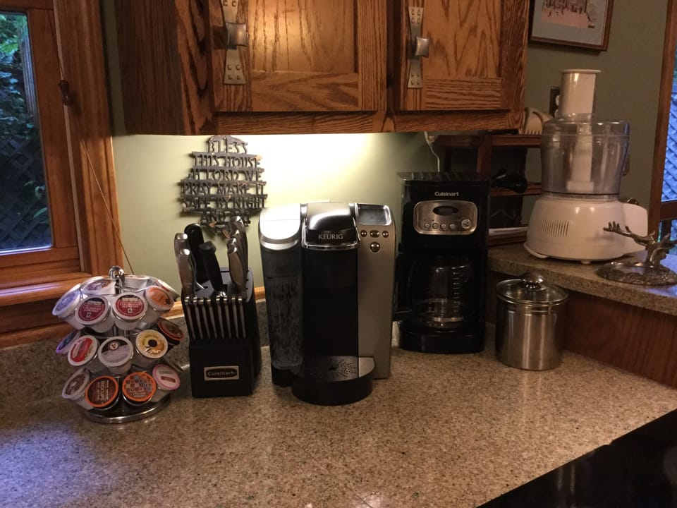 Coffee Bar- Mr. Coffee and Keurig