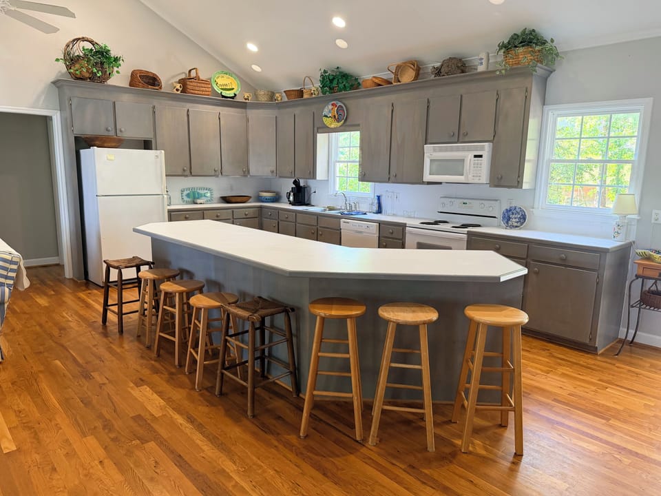 Large Kitchen 