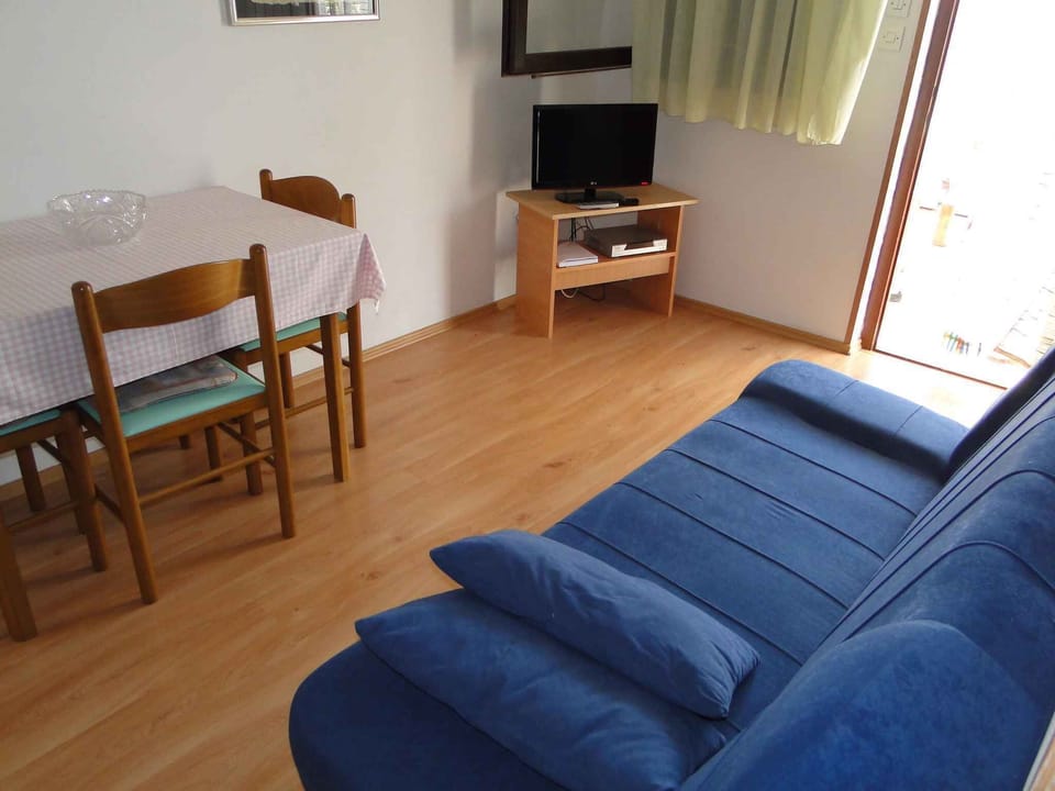 living/bedroom