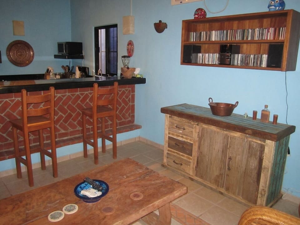 Living Room/Seating Bar