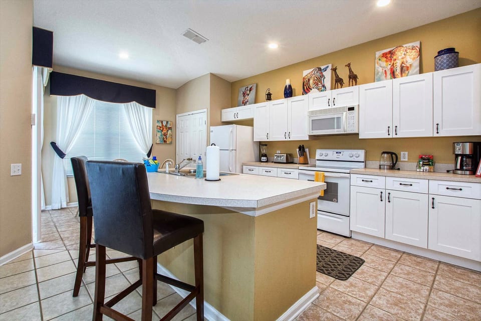 Fully equipped and tastefully decorated!