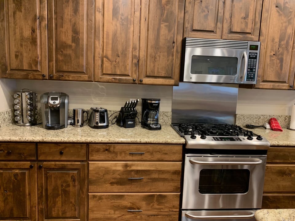 Kitchen Amenities