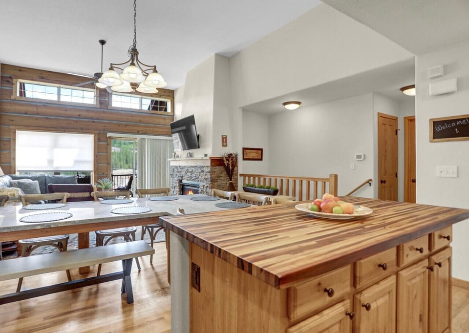 Entertain in a light and bright open living space