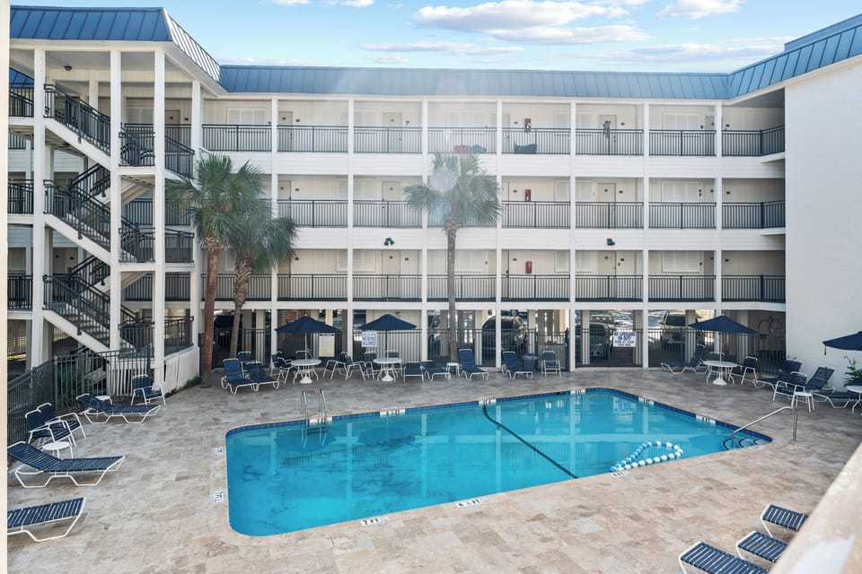 Hilton Head Vacation Rental | Studio | 1BA | 518 Sq Ft | Step-Free Access