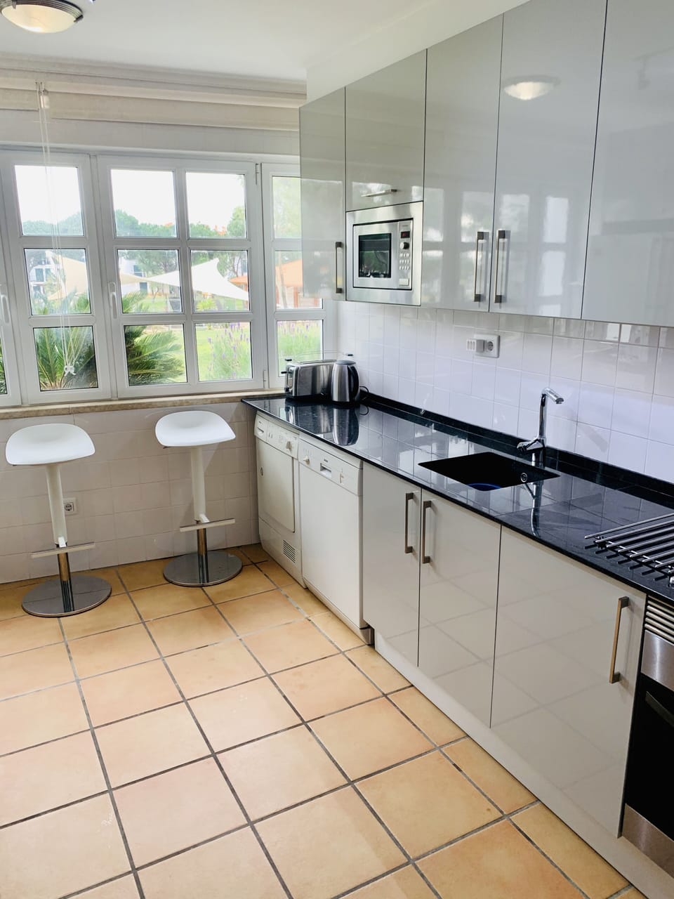 New kitchen installed January 2021.