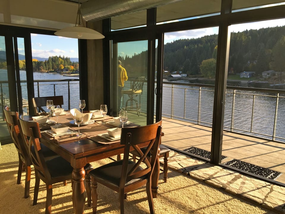 Dining table seats 6