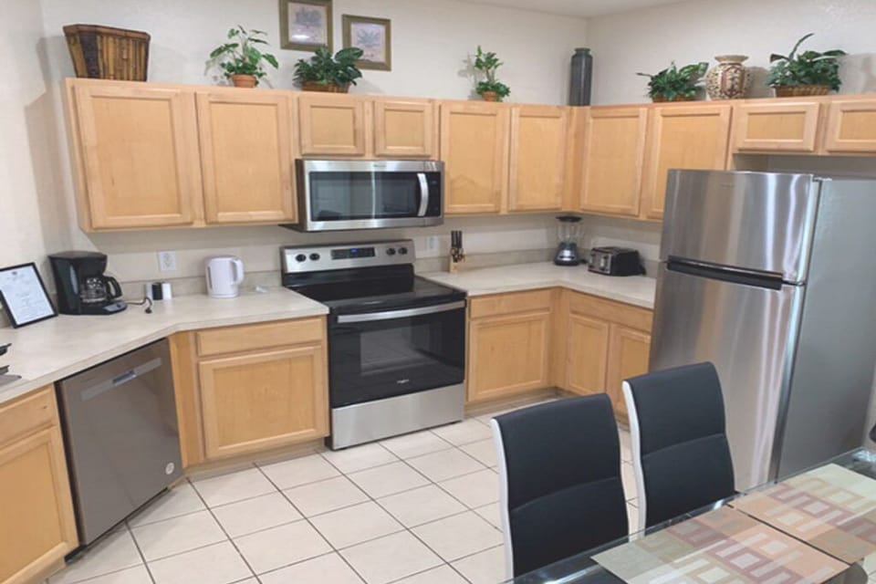 Fully Fitted Kitchen