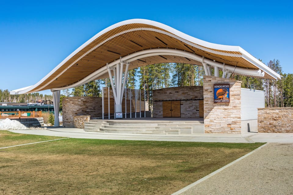 The concert venue at Hideaway Park is within walking distance.
