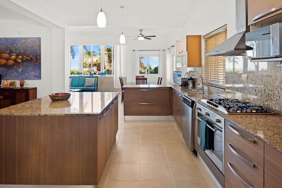 Gas stovetop / oven, dishwasher
