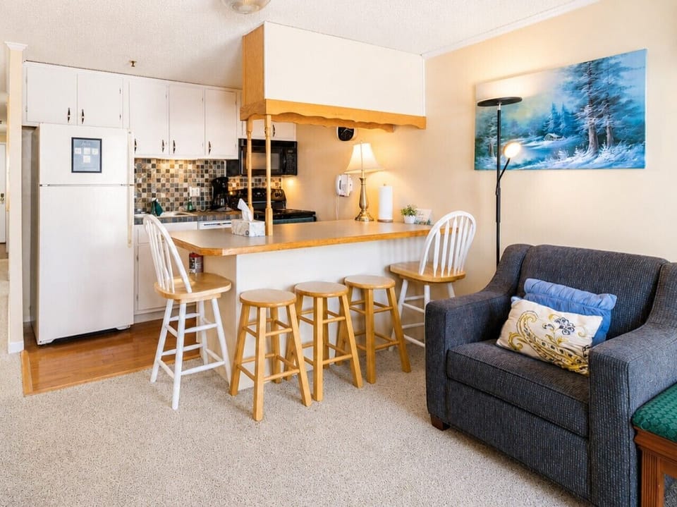 Fully-equipped kitchen