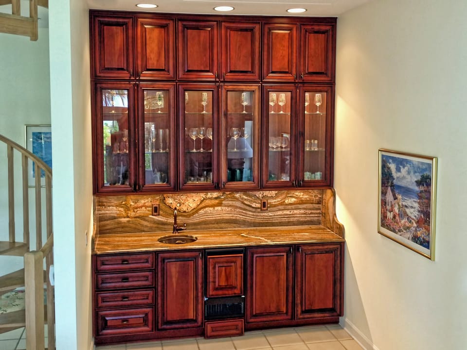 wet bar and ice maker