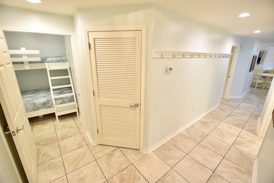 Destin West Gulfside #214: Hallway
