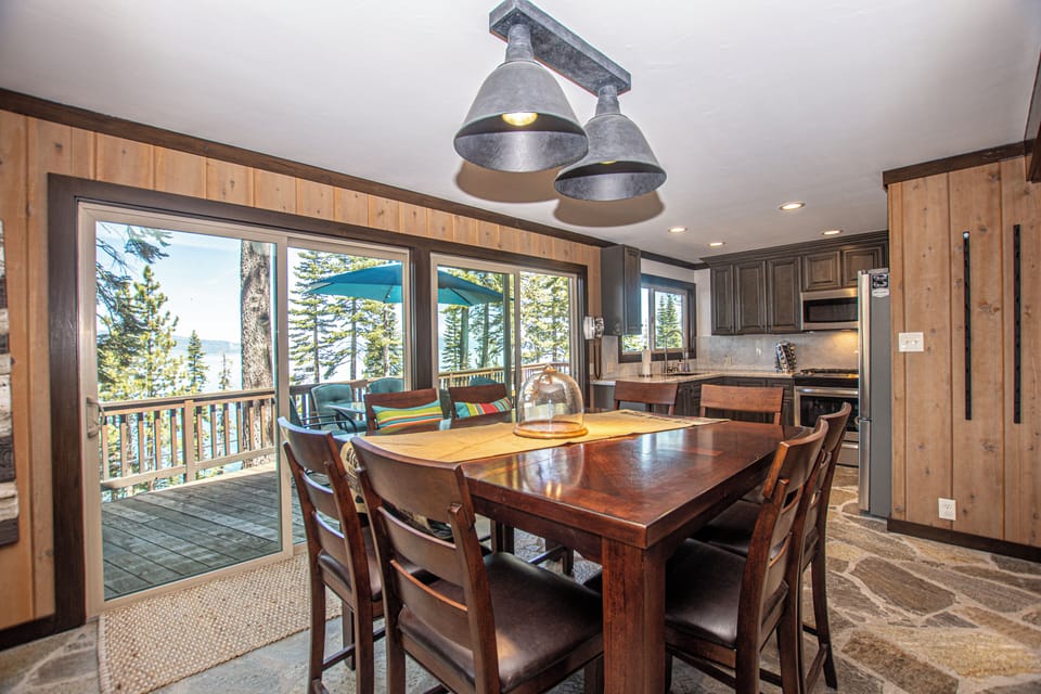McKinney Cove - Dining Area