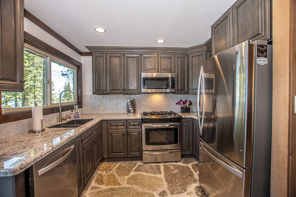 McKinney Cove - Kitchen