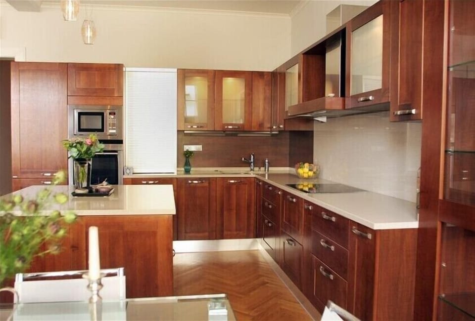 Gourmet kitchen, fully equipped with appliances, utensils, cookware & dishware