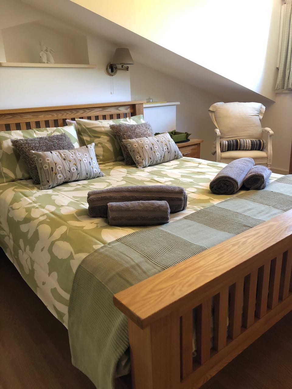 Master bedroom - linen presentation