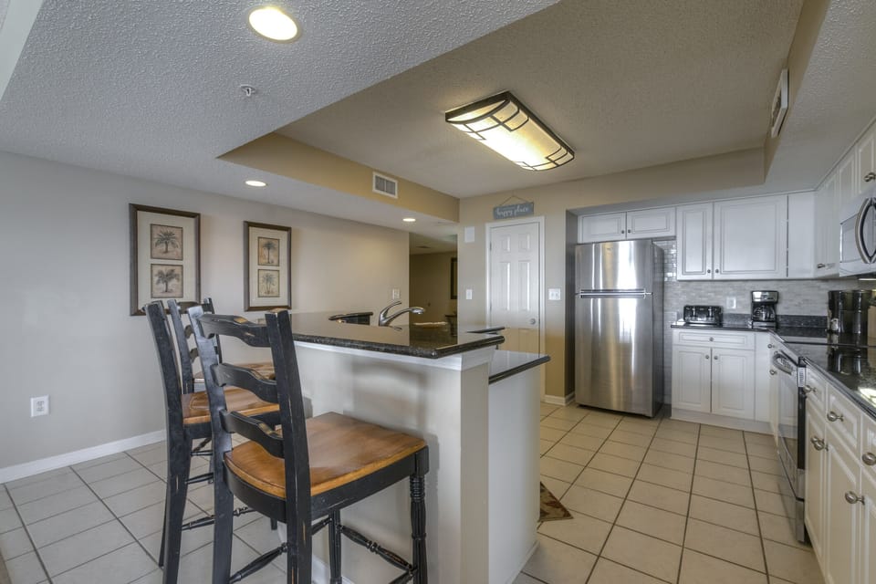 Kitchen Area with Breakfast Bar