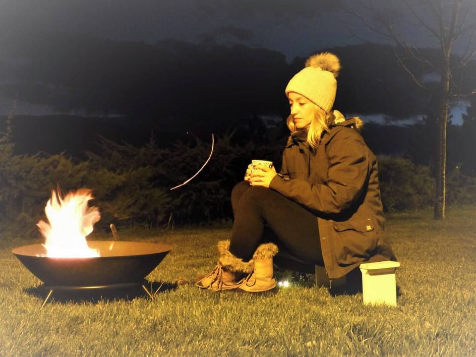  Noites frias, corações quentes. Aprecie a tranquilidade da natureza junto à lareira exterior.
@lugarnasestrelas
