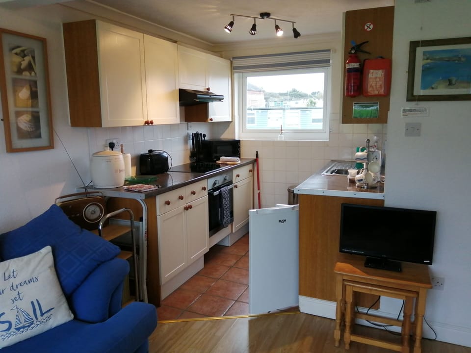 Fully equipped kitchen. 