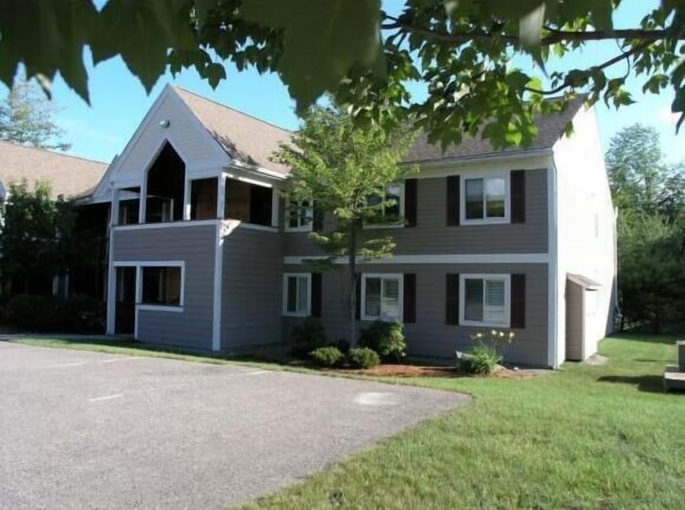 Cozy Condo in a popular complex community - Forrest Ridge