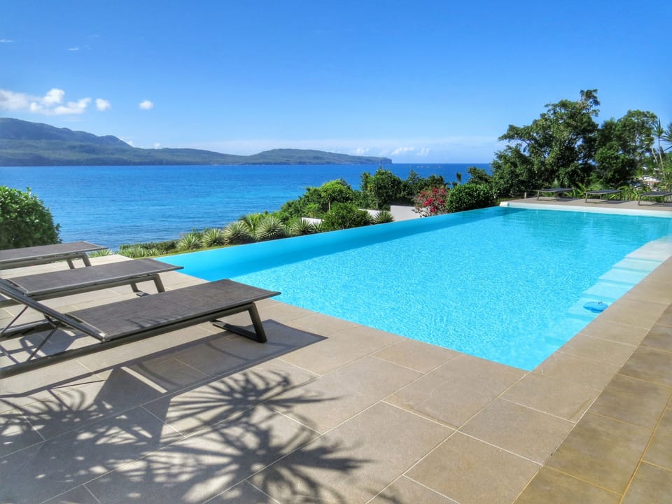 Infinity pool looking out over Rincon Bay
