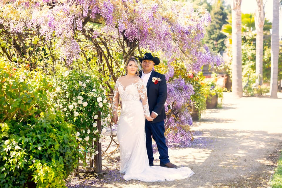 A stunning April wedding celebrated among the blossoms of spring